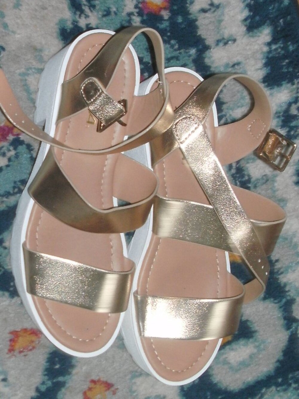 Soda Gold Metallic Strappy White Platform Lug Sole Sandals Shoes Ankle Strap 8.5